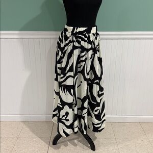 NWT Philosophy Black and Cream Abstract Print Skirt